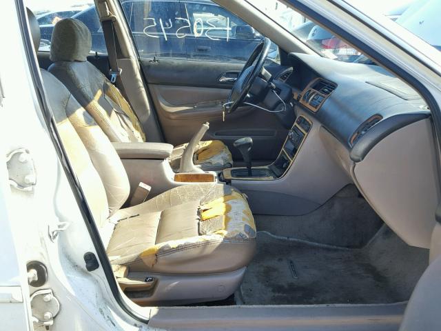 1HGCD5660RA042249 - 1994 HONDA ACCORD EX WHITE photo 5