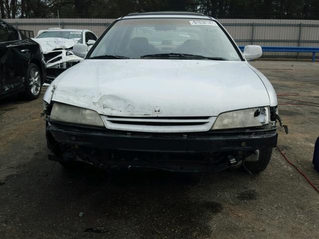 1HGCD5660RA042249 - 1994 HONDA ACCORD EX WHITE photo 9