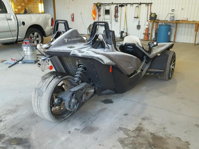 57XAASFA5F5105715 - 2015 POLARIS SLINGSHOT GRAY photo 4