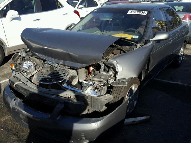 3N1CB51DXYL340375 - 2000 NISSAN SENTRA BAS GRAY photo 2