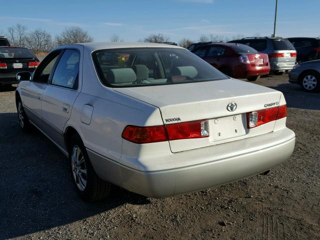 JT2BG28K810549400 - 2001 TOYOTA CAMRY LE 白色 照片 3