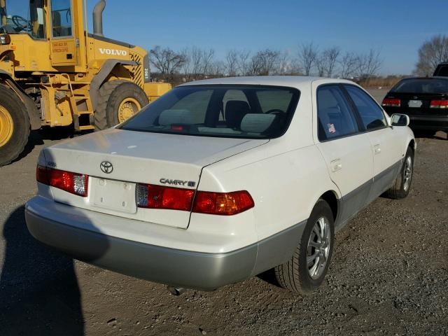 JT2BG28K810549400 - 2001 TOYOTA CAMRY LE 白色 照片 4