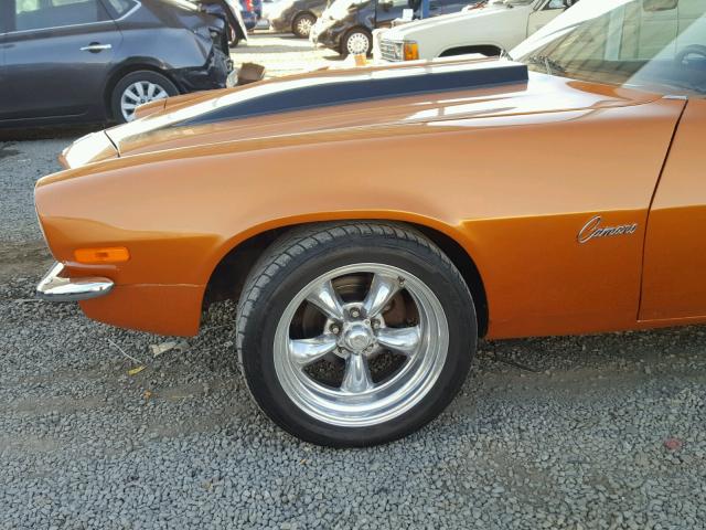 1Q87L2N144200 - 1972 CHEVROLET CAMARO ORANGE photo 10