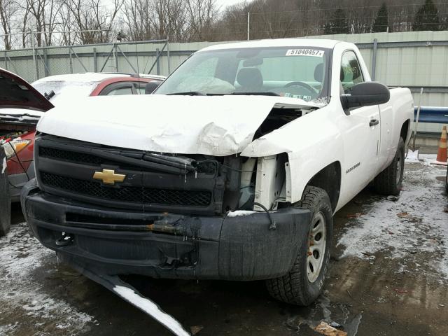 1GCPKPEX0AZ211414 - 2010 CHEVROLET SILVERADO WHITE photo 2