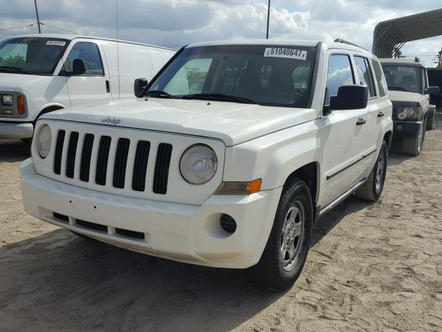 1J8FF28W77D345065 - 2007 JEEP PATRIOT SP WHITE photo 2