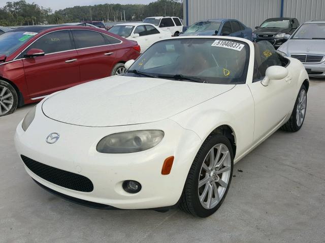 JM1NC25F960102766 - 2006 MAZDA MX-5 MIATA WHITE photo 2