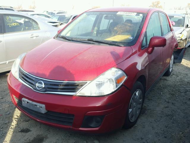 3N1BC1AP8AL409873 - 2010 NISSAN VERSA S RED photo 2