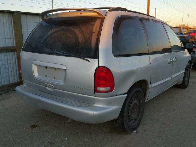 2B4GP45G2YR740817 - 2000 DODGE CARAVAN SE SILVER photo 4