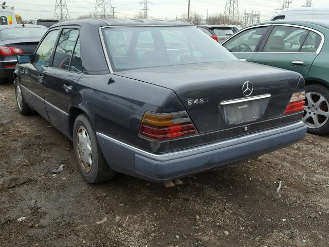 WDBEA34E1RC059773 - 1994 MERCEDES-BENZ E 420 BLACK photo 3