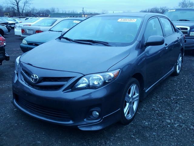 2T1BU4EE6DC110474 - 2013 TOYOTA COROLLA BA GRAY photo 2