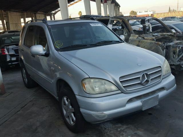 4JGAB72E0XA075216 - 1999 MERCEDES-BENZ ML 430 SILVER photo 1