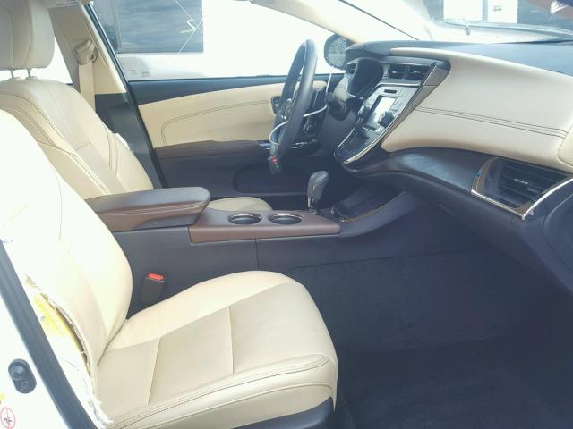 4T1BK1EB7GU241569 - 2016 TOYOTA AVALON XLE WHITE photo 5