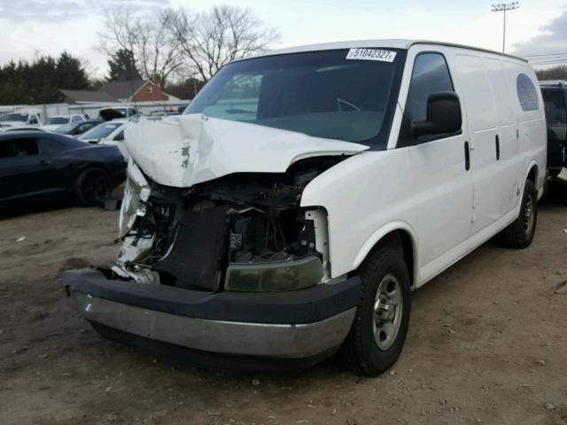 1GCFG15T141116483 - 2004 CHEVROLET EXPRESS G1 WHITE photo 2