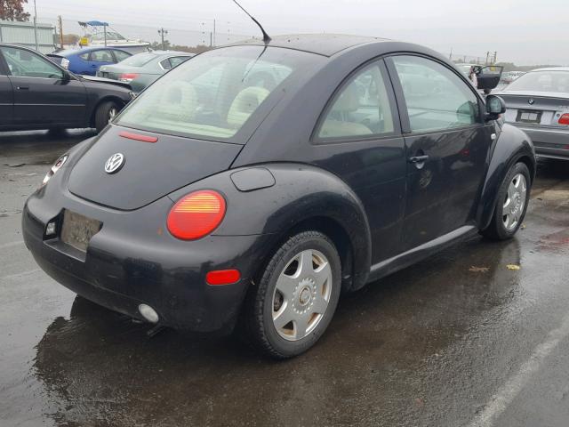 3VWCC21C3YM445203 - 2000 VOLKSWAGEN NEW BEETLE BLACK photo 4