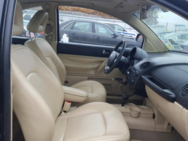 3VWCC21C3YM445203 - 2000 VOLKSWAGEN NEW BEETLE 黑色 照片 5