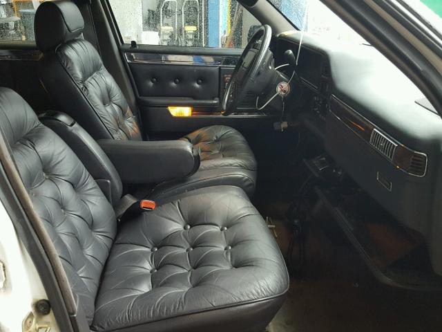 1C3XV66LXPD113482 - 1993 CHRYSLER NEW YORKER 白色 照片 5