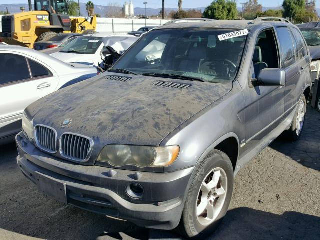 5UXFB335X2LH38002 - 2002 BMW X5 4.4I BLUE photo 2