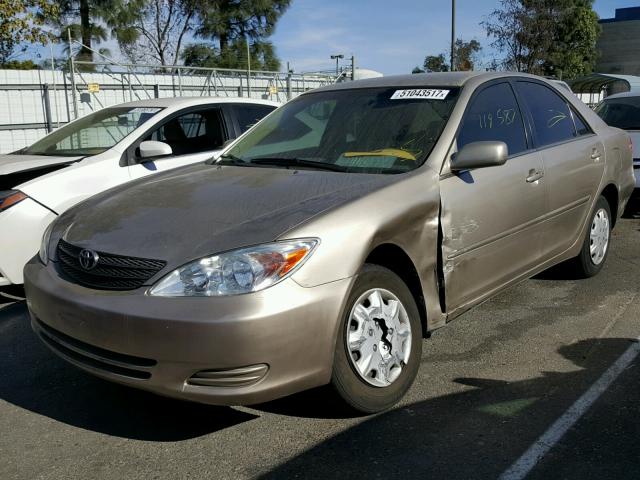 JTDBE32K930156116 - 2003 TOYOTA CAMRY LE BEIGE photo 2