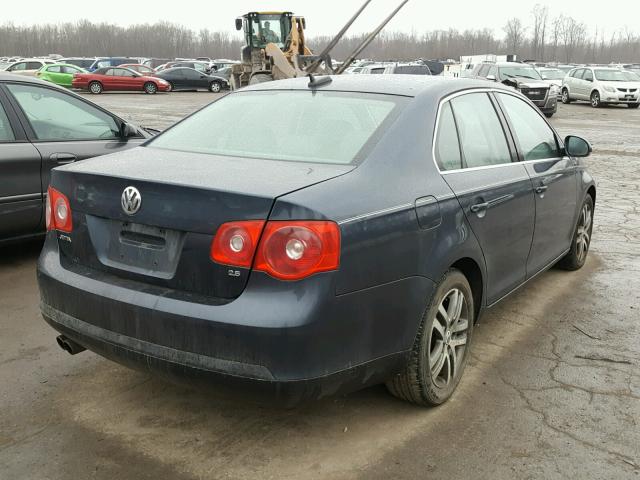 3VWDF71K95M604950 - 2005 VOLKSWAGEN NEW JETTA BLUE photo 4