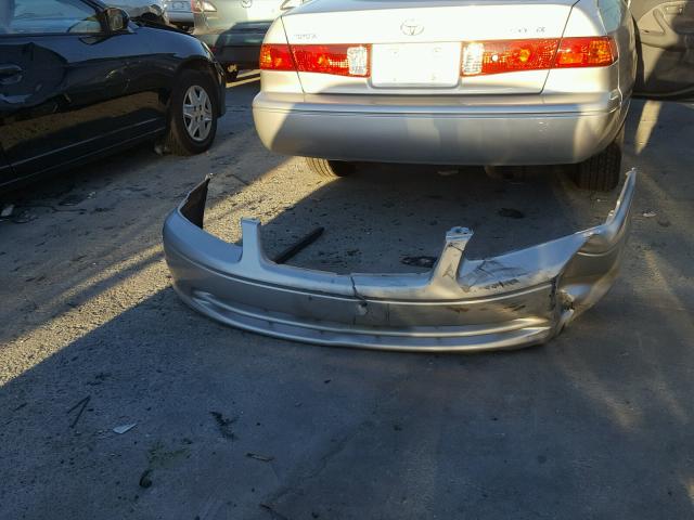 4T1BG22KX1U851842 - 2001 TOYOTA CAMRY CE SILVER photo 9