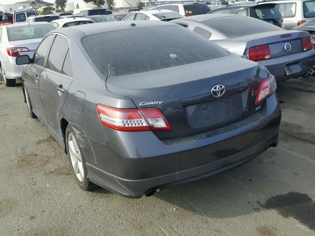 4T1BF3EK1AU106983 - 2010 TOYOTA CAMRY BASE GRAY photo 3