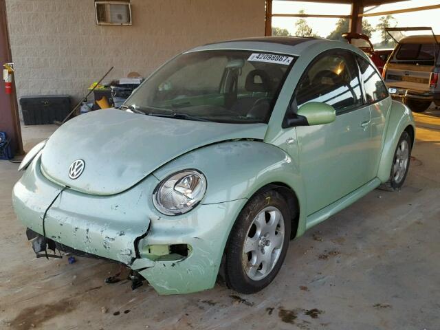 3VWCP21C92M415229 - 2002 VOLKSWAGEN NEW BEETLE GREEN photo 2