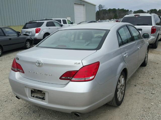 4T1BK36B08U274585 - 2008 TOYOTA AVALON XL SILVER photo 4