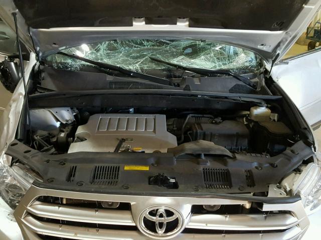 5TDZK3EH0DS104539 - 2013 TOYOTA HIGHLANDER SILVER photo 7