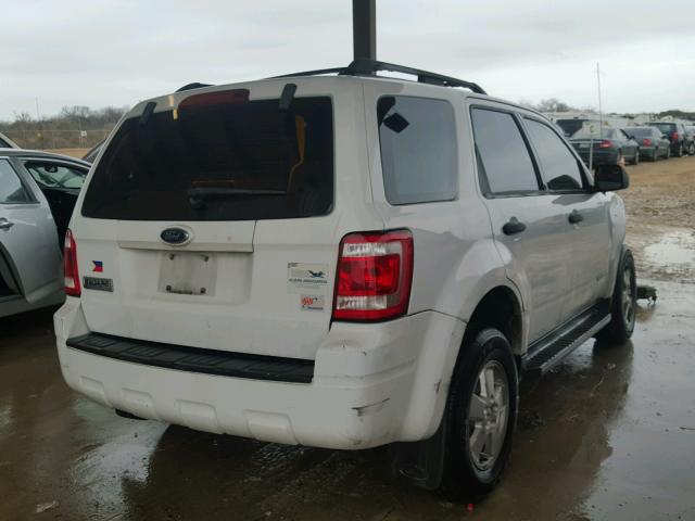 1FMCU02Z18KD23112 - 2008 FORD ESCAPE XLS WHITE photo 4