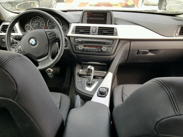 WBA3B1C59DF461685 - 2013 BMW 320 I WHITE photo 9