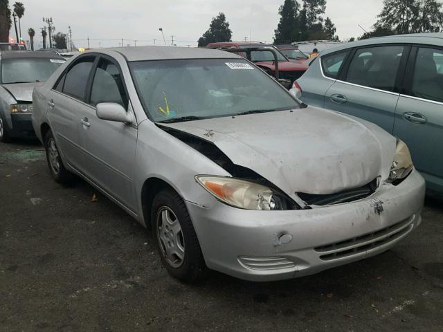 4T1BF32K82U034413 - 2002 TOYOTA CAMRY LE ვერცხლისფერი ფოტო 1