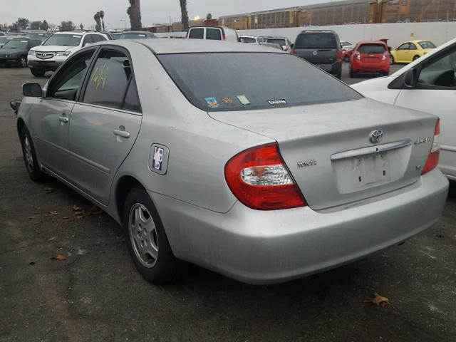 4T1BF32K82U034413 - 2002 TOYOTA CAMRY LE SILVER photo 3