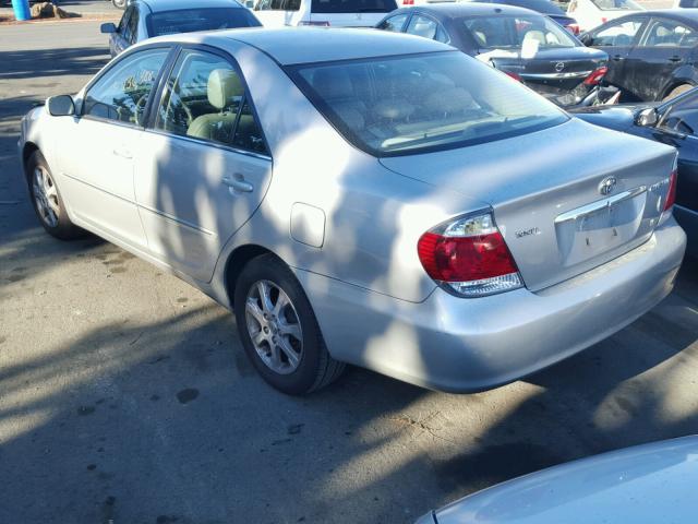 4T1BF30KX5U096399 - 2005 TOYOTA CAMRY LE SILVER photo 3