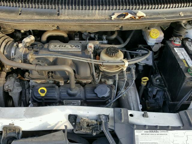 2D4GP44L65R190831 - 2005 DODGE GRAND CARA WHITE photo 7