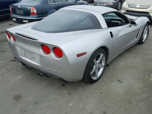 1G1YY25UX65132500 - 2006 CHEVROLET CORVETTE SILVER photo 4