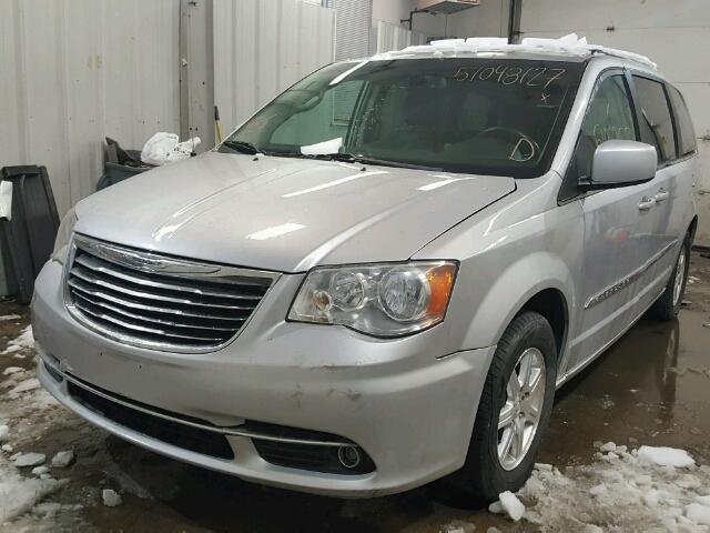 2C4RC1BG3CR188389 - 2012 CHRYSLER TOWN & COU SILVER photo 2