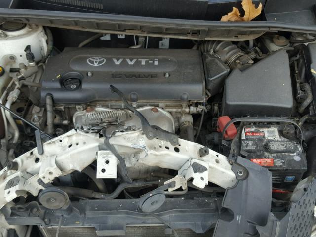 JTLKE50E681033646 - 2008 SCION XB WHITE photo 7