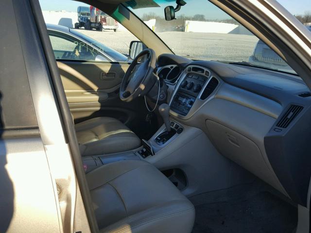 JTEDP21A050048651 - 2005 TOYOTA HIGHLANDER TAN photo 5