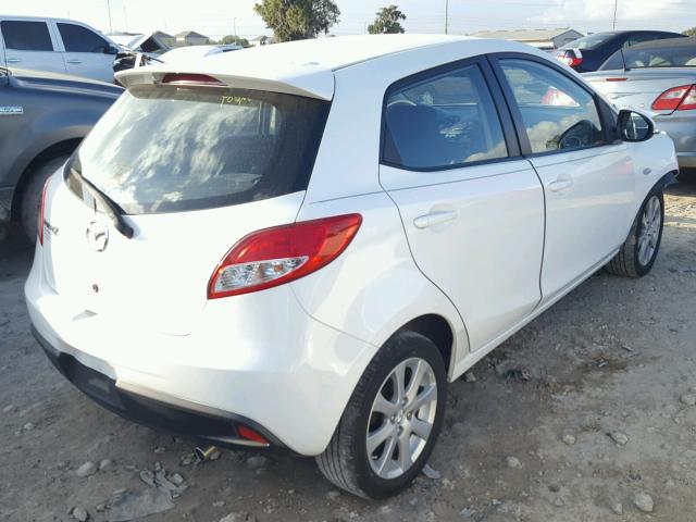 JM1DE1HY4B0126741 - 2011 MAZDA MAZDA2 WHITE photo 4