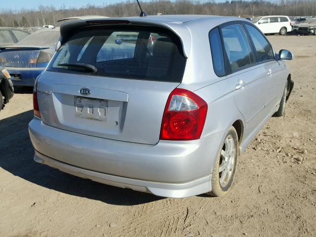 KNAFE161965309377 - 2006 KIA SPECTRA5 SILVER photo 4