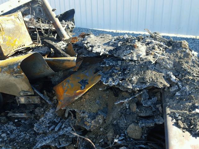 13SLD372531LA3806 - 2003 SUND HORSE TRLR Yanmış foto 6