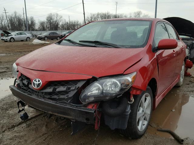 2T1BU4EE5BC607870 - 2011 TOYOTA COROLLA BA RED photo 2