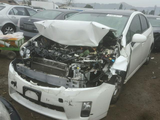 JTDKN3DU2A1004748 - 2010 TOYOTA PRIUS WHITE photo 2