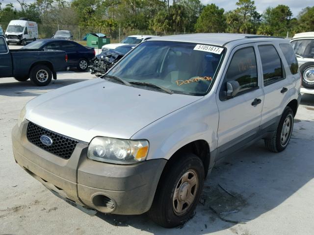 1FMYU02Z26KA01890 - 2006 FORD ESCAPE XLS SILVER photo 2