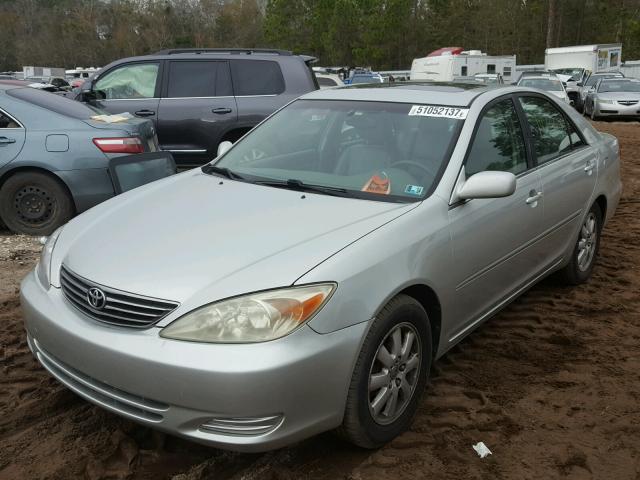 JTDBF30K520016630 - 2002 TOYOTA CAMRY LE SILVER photo 2