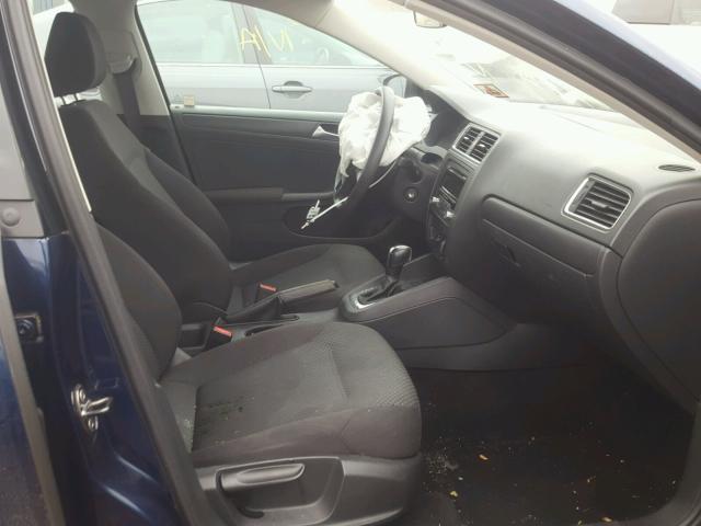 3VW2K7AJ6CM398400 - 2012 VOLKSWAGEN JETTA BASE ლურჯი ფოტო 5