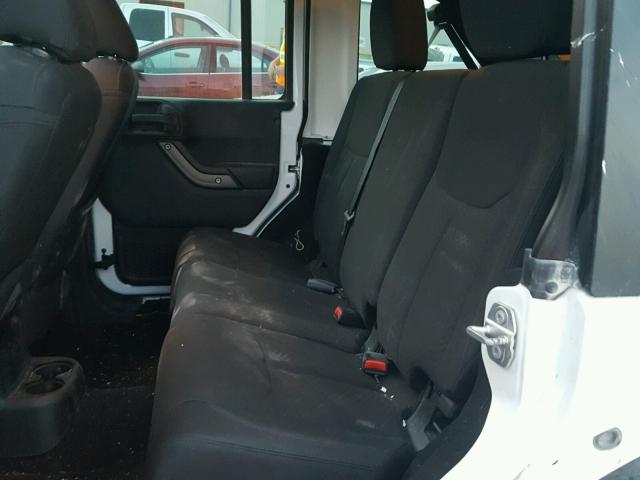 1C4BJWKGXGL293501 - 2016 JEEP WRANGLER U WHITE photo 6