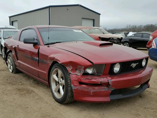 1ZVFT82H775282943 - 2007 FORD MUSTANG GT RED photo 1