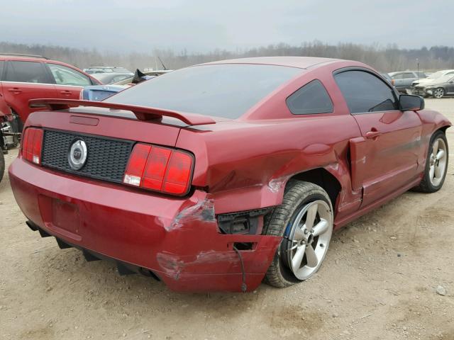 1ZVFT82H775282943 - 2007 FORD MUSTANG GT RED photo 4