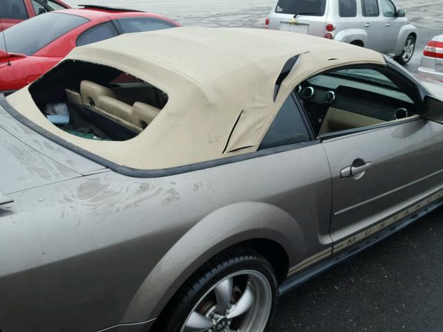 1ZVFT84N655197852 - 2005 FORD MUSTANG BROWN photo 9